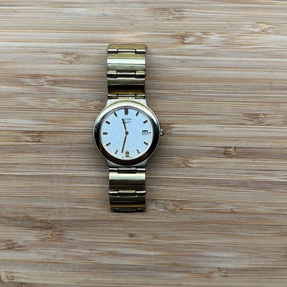 Men’s vintage Citizen Elegance Signature Sapphire crystalwatch.